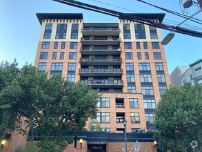 Building Photo - 610 Newark St.