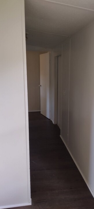 Building Photo - 1040 N Davis Dr