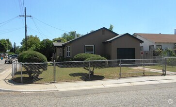 Building Photo - 1430 Freeman St