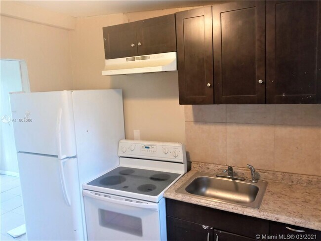 Foto del edificio - 841 NW 12th Ave