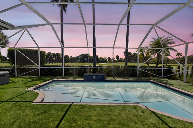 Building Photo - 6778 Oakmont Way