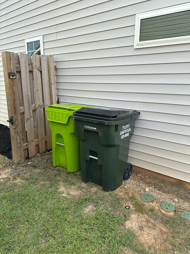 Building Photo - 337 Wahoo Cir