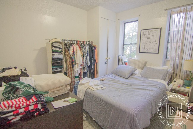 Foto del edificio - 364 S 1st St