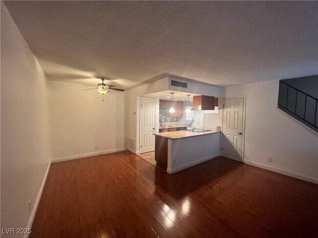 Foto del edificio - 1467 Lorilyn Ave