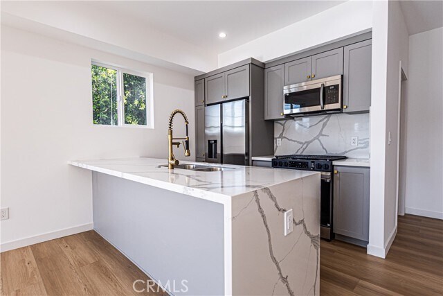 Foto del edificio - 5251 Agnes Ave