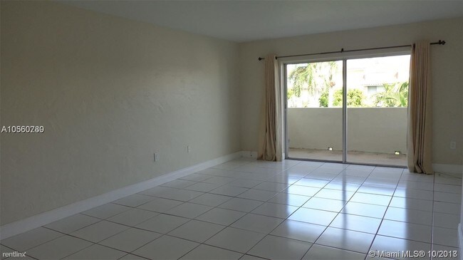 Building Photo - 2 br, 2 bath  - 6900 N Kendall Dr Apt A408