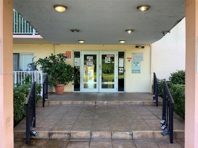 Foto del edificio - 16465 NE 22nd Ave