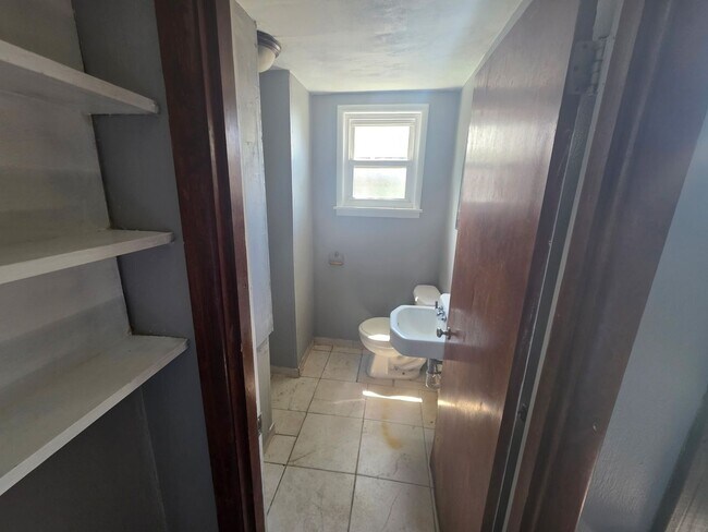 Foto del edificio - Nicely updated 1 BR