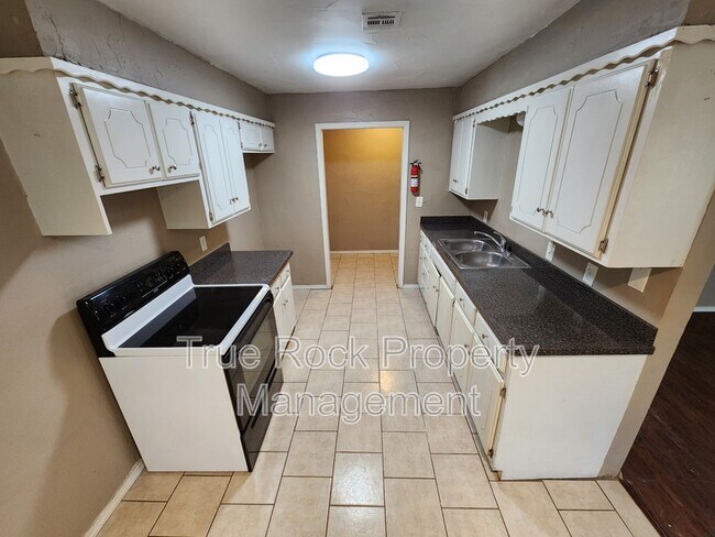 Foto del edificio - 3415 Colbert St