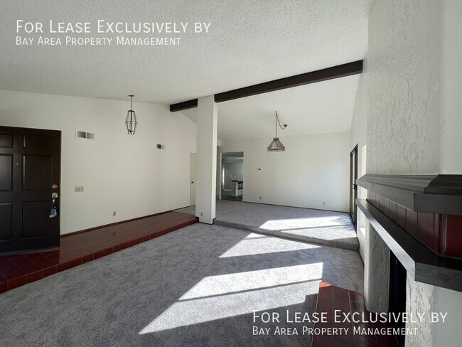 Building Photo - Spacious 3BR/2.5BA home in Redwood Shores ...