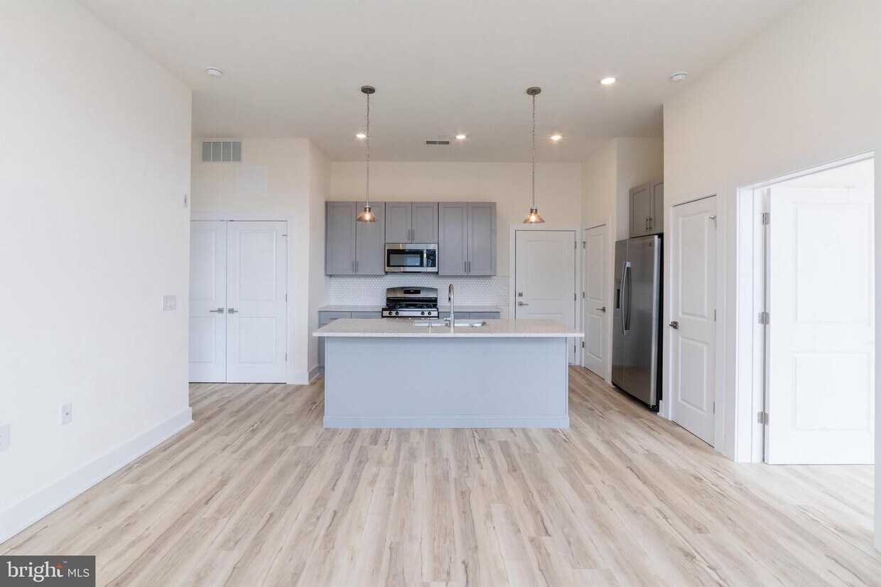 1129 Germantown Ave Unit 4C, Philadelphia, PA 19123 Room for Rent in