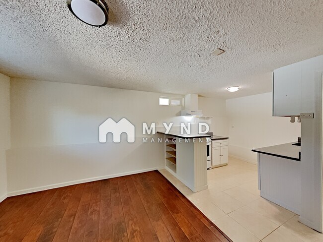 Building Photo - 3107 Willow Rd Apt H