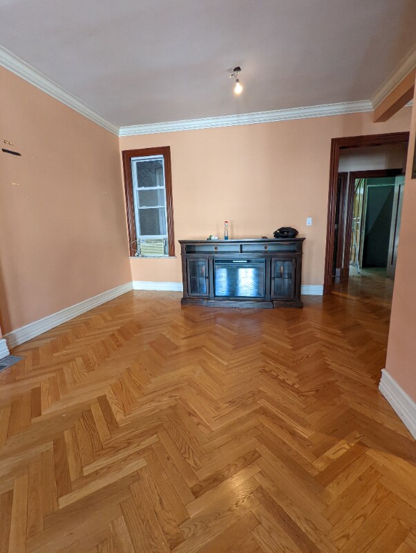 Building Photo - 61-51 Palmetto St