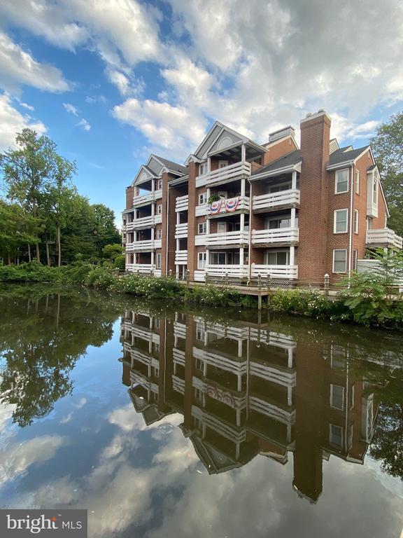 Building Photo - 7604 Lakeside Village Dr