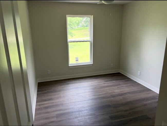Dormitorio - 712 N 1st St
