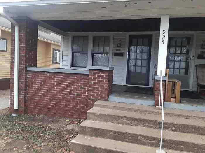 927 Dequincy St, Indianapolis, IN 46201 House Rental in Indianapolis
