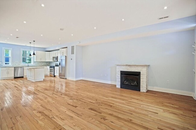 Building Photo - 1846 2nd St NW