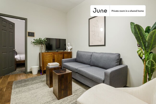 Foto del edificio - Room in Shared 3 bed/1 bath home in Hell's Kitchen