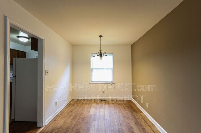 Foto del edificio - 2821 Ravenswood Dr