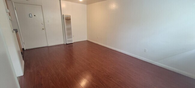 Foto del edificio - This is a great 1-bdr right in the heart o...