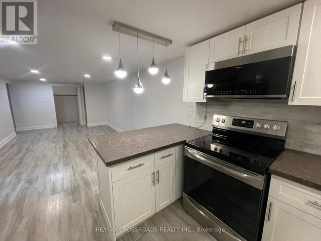 Building Photo - 493 Upper Gage Ave