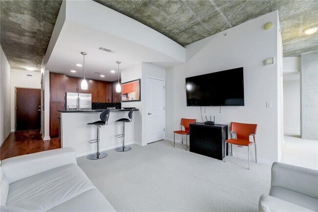 Building Photo - 360 Nueces St