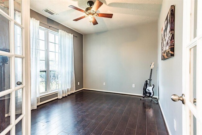 Building Photo - 2722 Terranova Ln