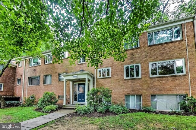 Photo - 10501 Montrose Ave Apartment