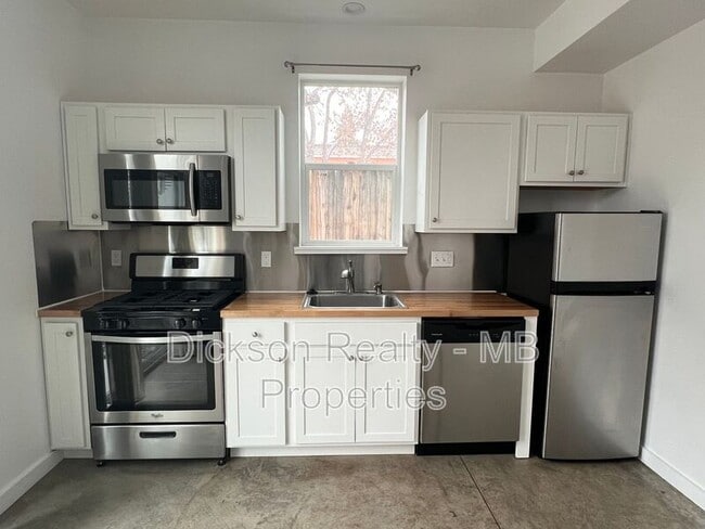 Building Photo - 263 Thoma St