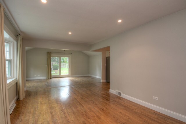 Building Photo - 305 Princeton Ave