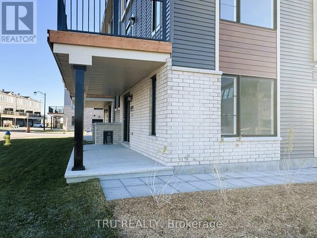 Building Photo - 324 Clearpath Private