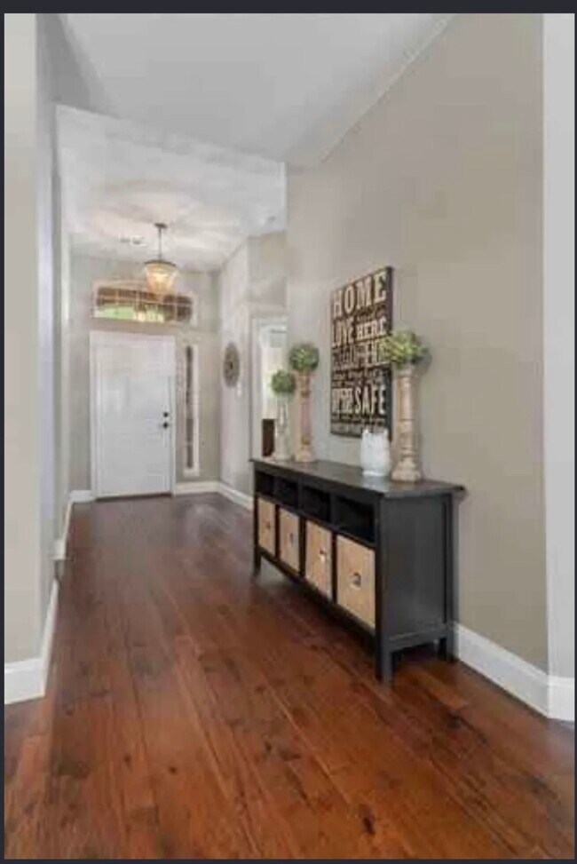 Foto del edificio - 2716 Zoeller Dr