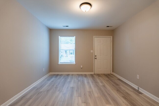 Building Photo - 600-635 Hilltop Dr-HT 1-Story 2bd/1ba