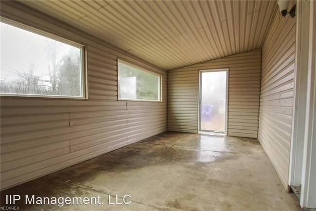 Building Photo - 3 br, 1.5 bath House - 10235 Wentworth Road