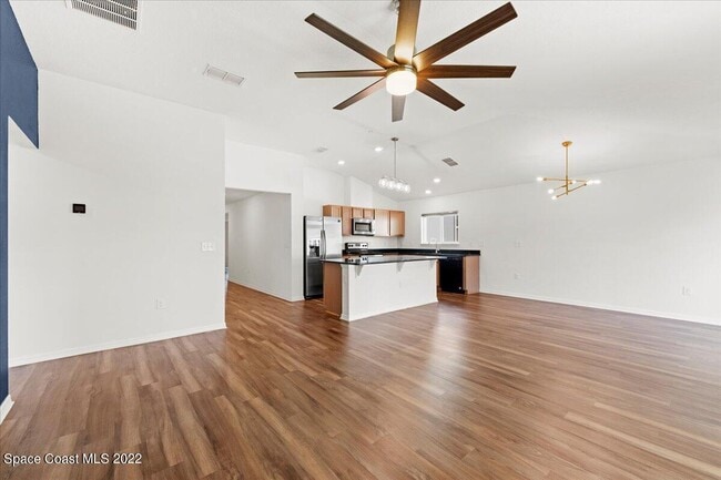 Building Photo - 925 Potenza Dr