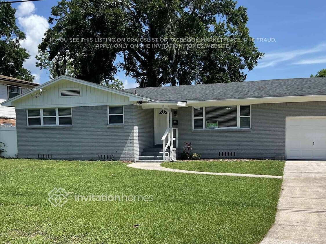 Foto principal - 8519 Lamanto Ave N