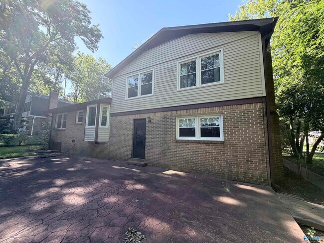 Foto del edificio - 11114 Hillwood Dr SE