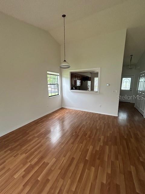 Building Photo - 102 Candlewick Ct