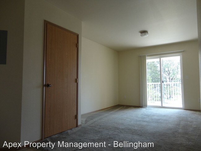Building Photo - 2823 W Maplewood Ave