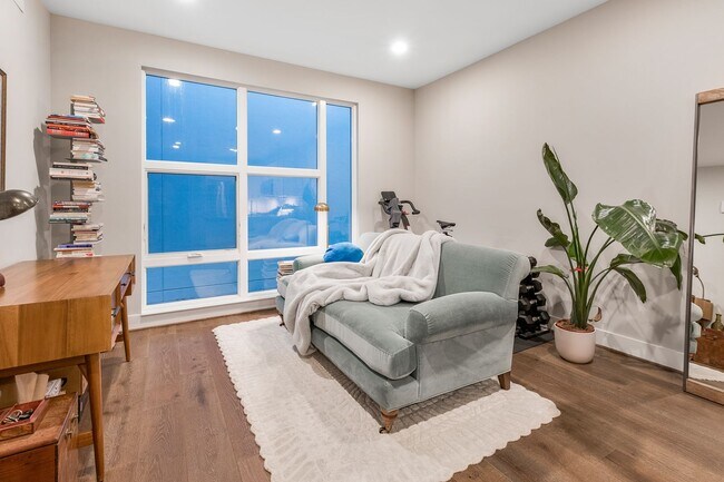 Foto del edificio - Stunning 1 BR/1 BA Condo in Adams Morgan!