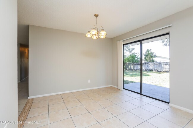Foto del edificio - 1190 Wedgewood Ln