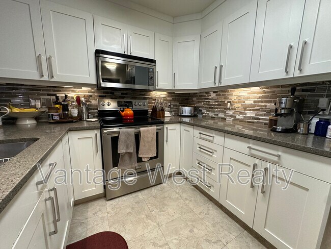 Photo du bâtiment - 1950-1950 Durnin Rd