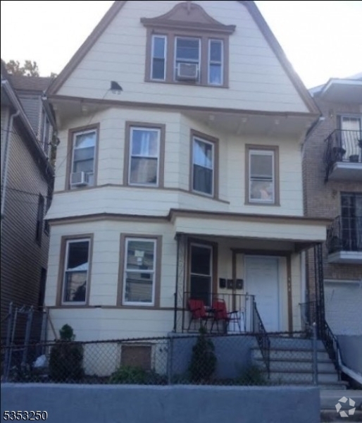 Building Photo - 58 Arlington Ave