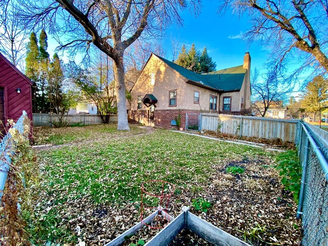 Foto del edificio - Very Cute and Cozy 3bedroom