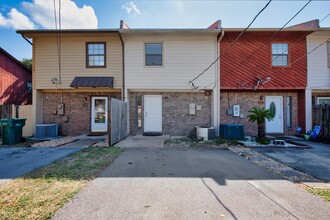 Building Photo - 337 Woodham Ct