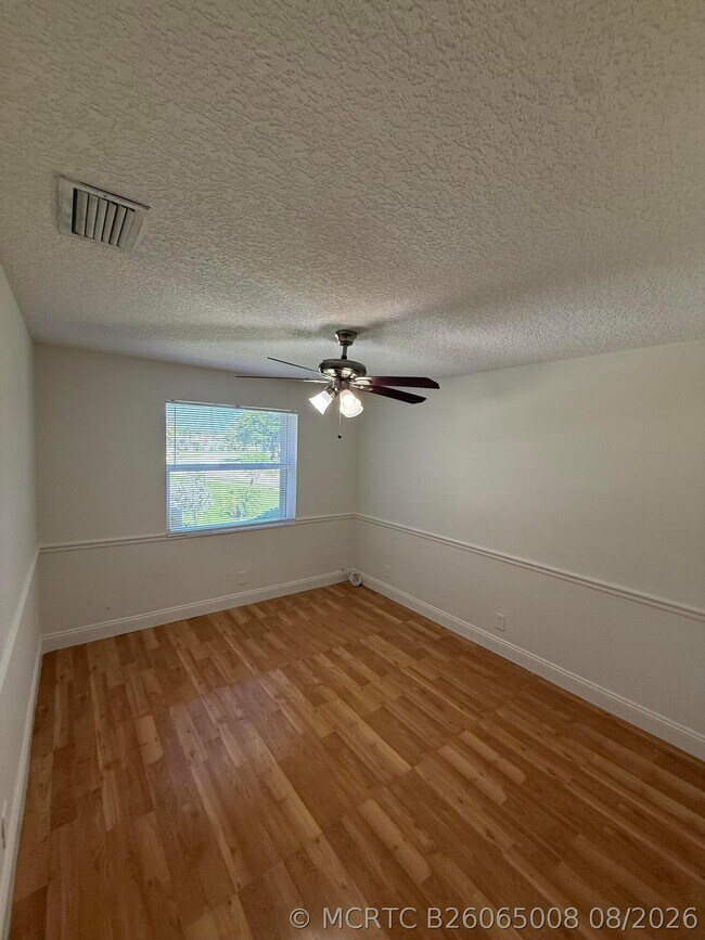 Building Photo - 5515 N Lakewood Cir