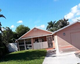 Building Photo - 1017 W Lakewood Rd