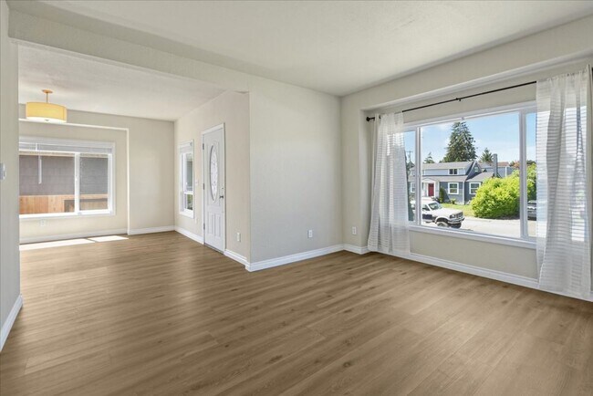 Foto del edificio - 3Bd/2.25Ba Everett Home