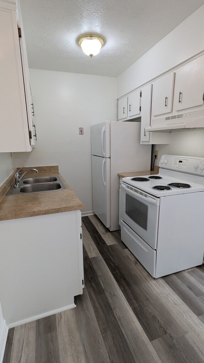 Foto del edificio - 302 Crescent Ct