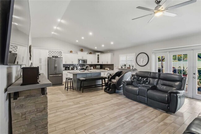 Foto del edificio - 10327 Parkcrest Dr